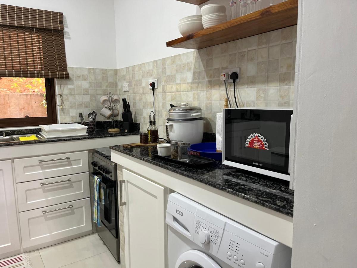 Kanasuk Self Catering Apartments Baie Lazare  외부 사진